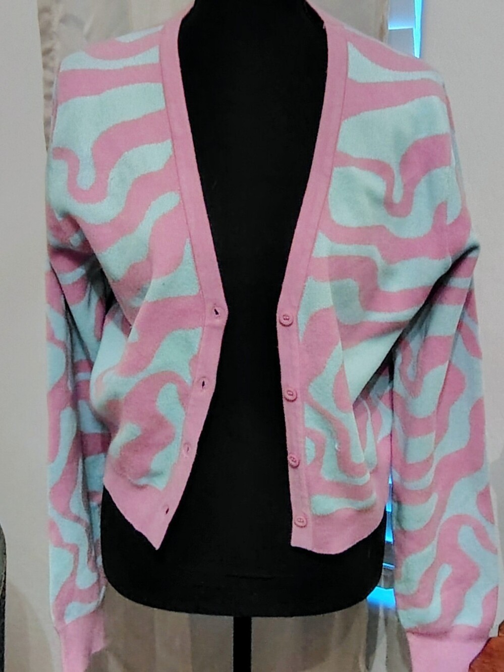 Pretty Cardigan Sweater New